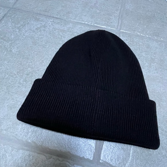 Canada Goose Arctic Program Beanie - Picture 2 of 9